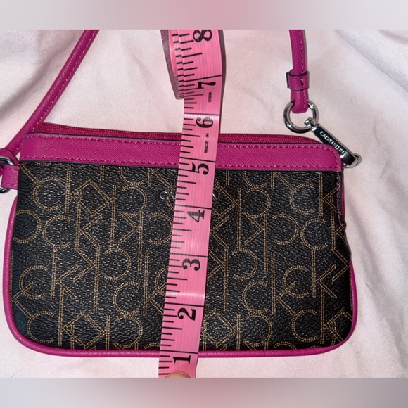 Calvin Klein wristlet - Picture 7 of 7